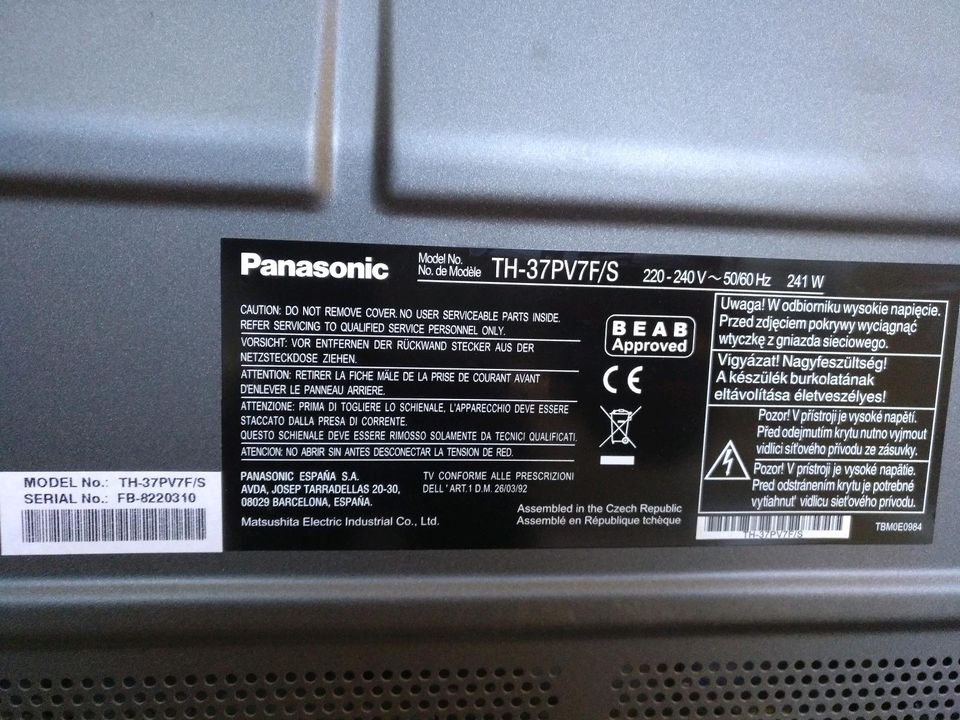 Panasonic Plasma Flachbild-Fernseher TH-37PV7F/S in Maintal