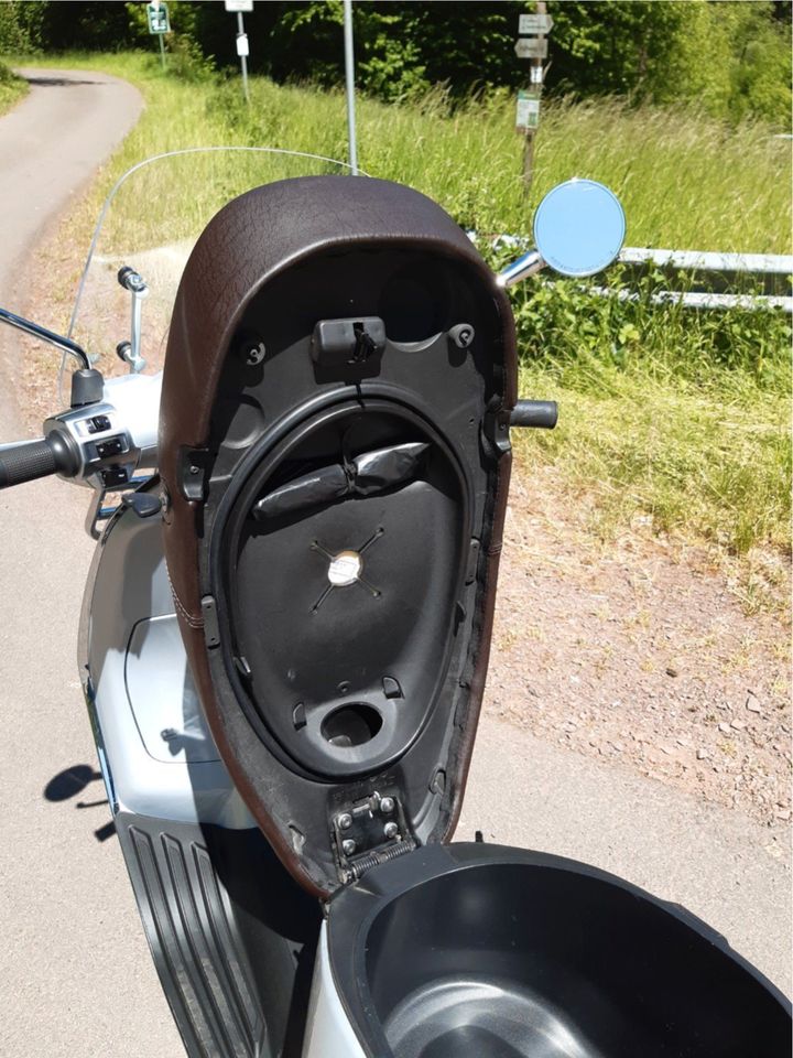 Piaggio Vespa Primavera Touring *2 Takt* sehr guter Zustand in Manderscheid (Bernkastel-Wittlich)