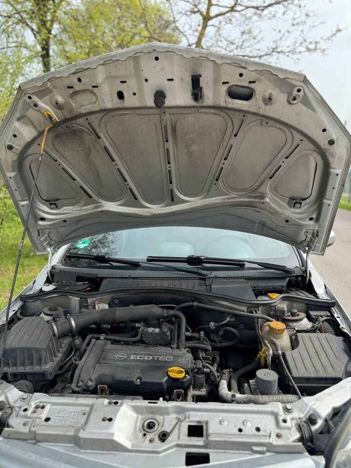 Opel Tigra Twintop 1.4 *Automatik*Klimaanlage*Kamera* in Leinfelden-Echterdingen
