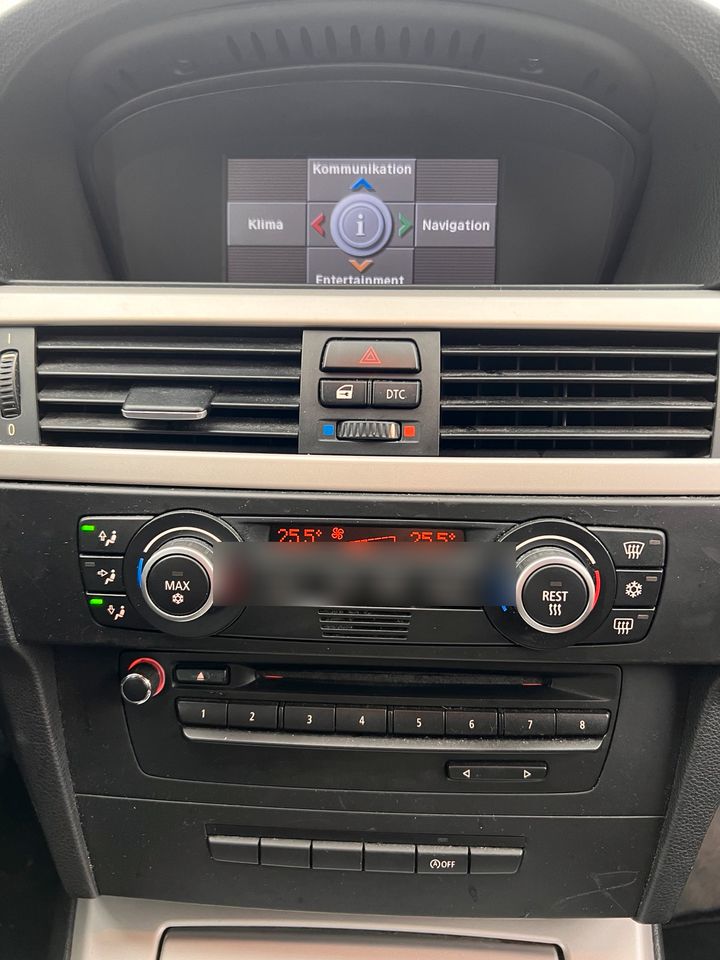 BMW 318i *Sportsitze*Navigation*PDC in Bottrop