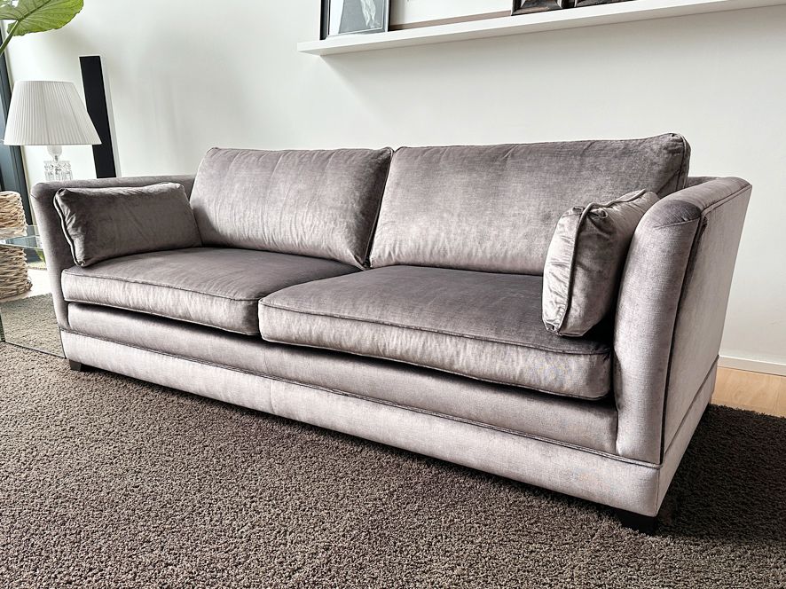 Hochwertiges Designer-Sofa – zeitlos, elegant, kuschelig in Hamburg