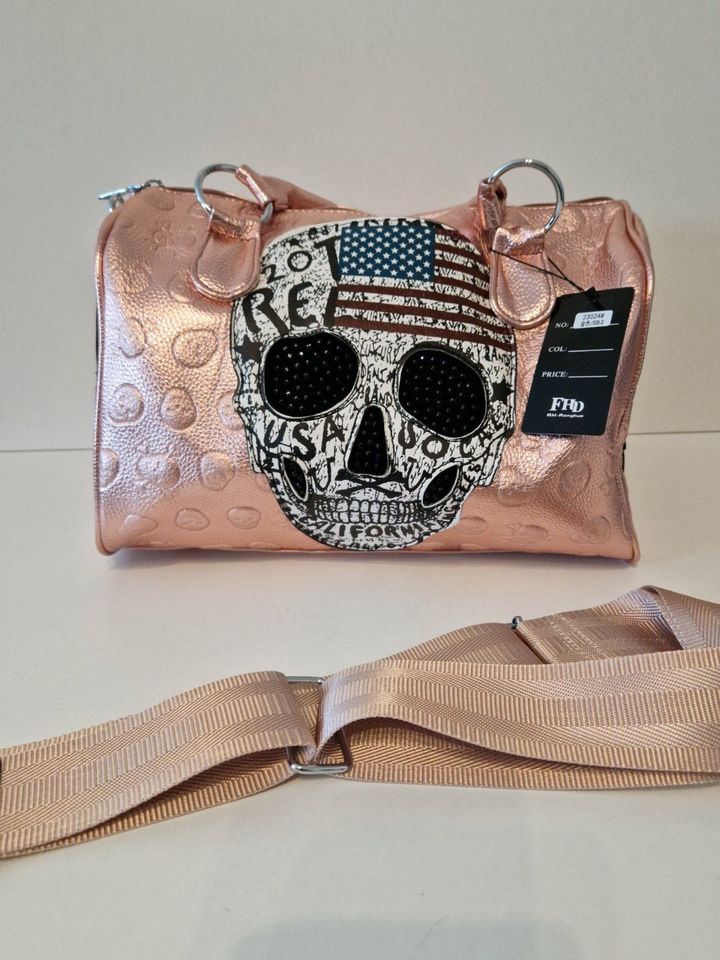 Damen Bag  Handtasche Totenkopf neu mit Etikett Rose Gold in Neuwied