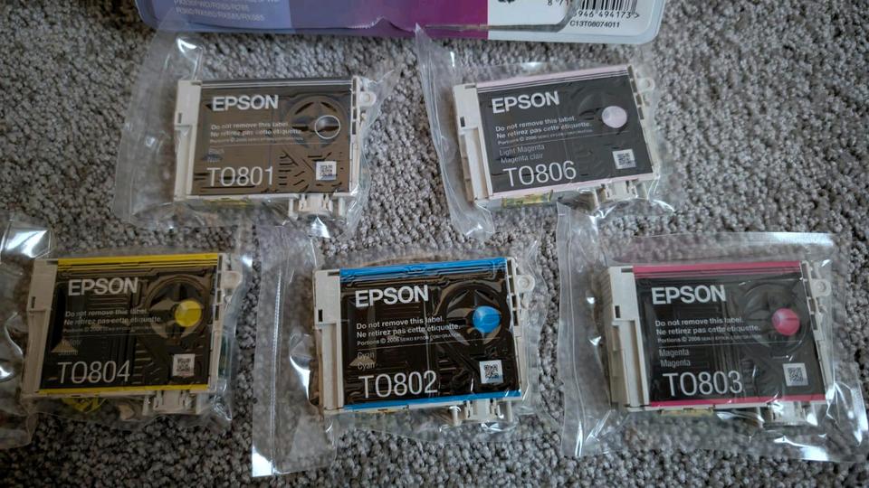 Epson T0807 Multipack – Druckerpatrone – 1 x Schwarz, Gelb, Cyan, in Hosena