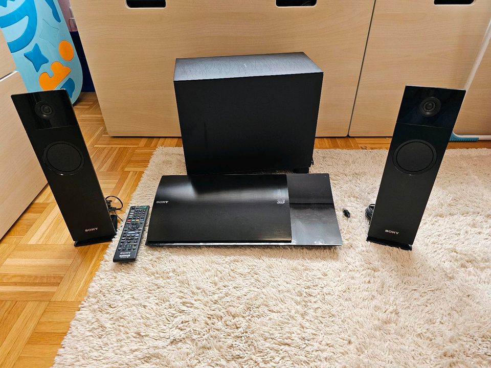 Sony Home Theater System Blue Ray 3d (BDV-NF620) in Düren