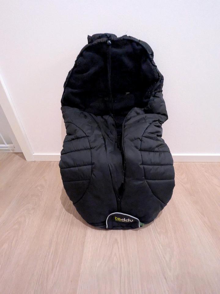 Fußsack Teddy von Odenwälder Babynest ( Buggy Wanne schwarz ) in Berlin