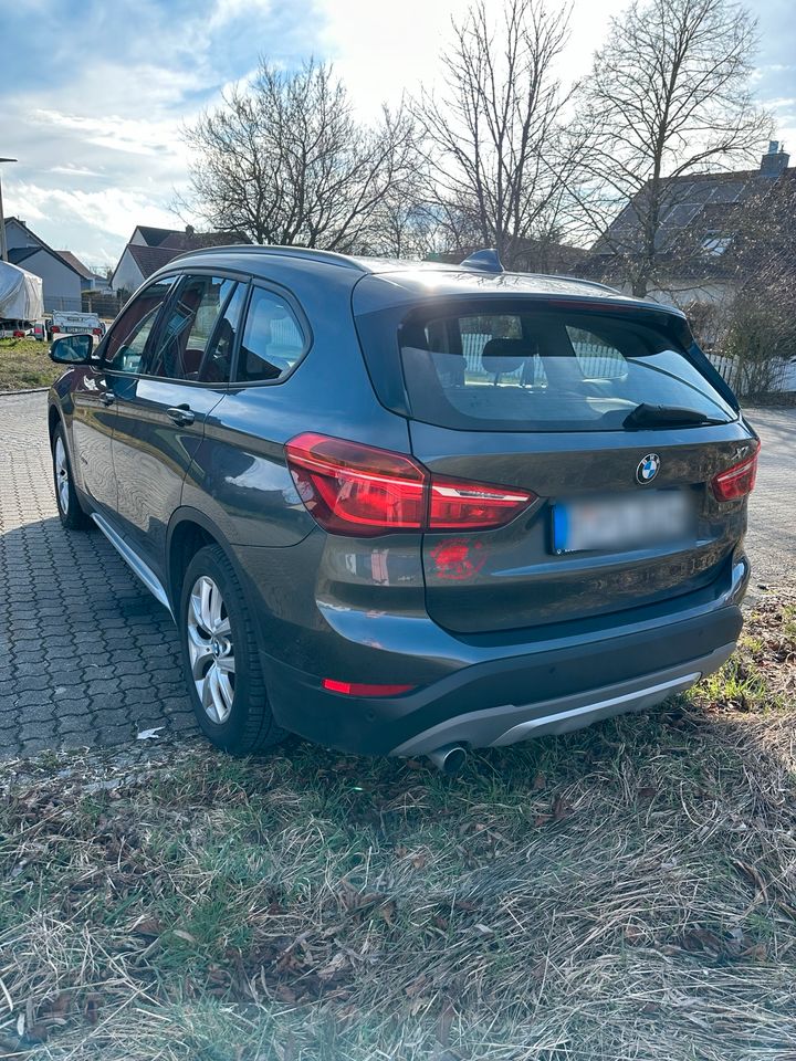 BMW X1 xDrive18d in Tegernheim