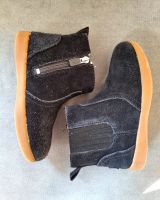 UGG Jungs Velourslederschuhe schwarz Gr. 27.5 Nordrhein-Westfalen - Solingen Vorschau