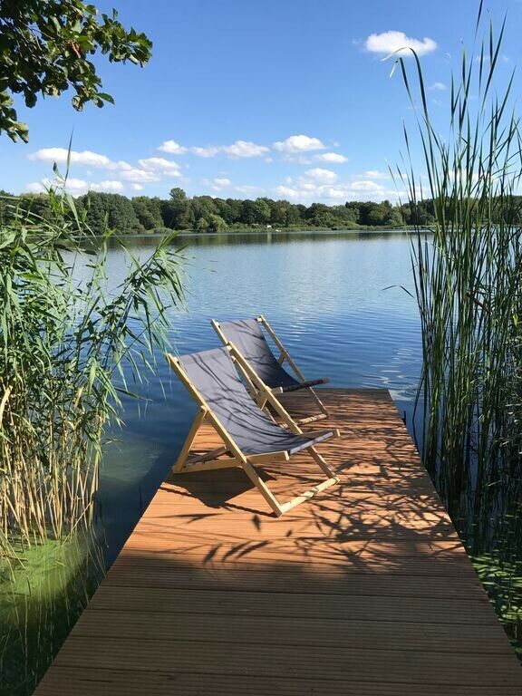 Familie sucht Ferien- Freizeitgrundstück am Wasser in Berlin