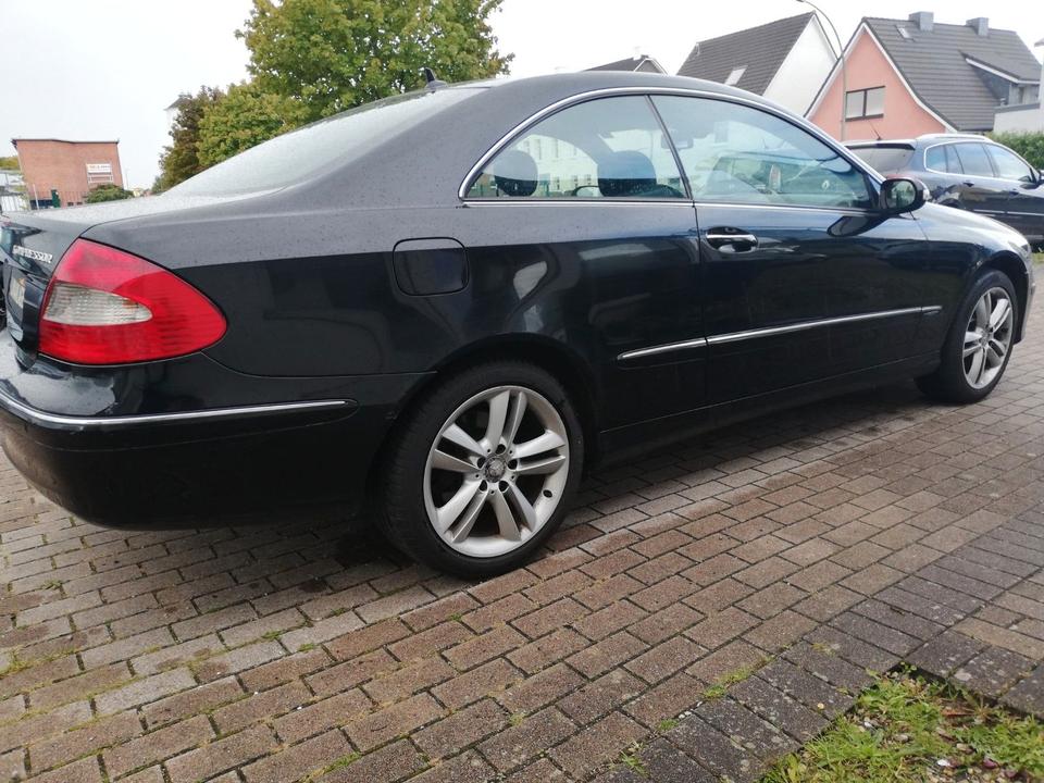 Mercedes-Benz CLK 200 Kompressor.AVANTGARDE VOLLLEDER.NAVI. in Neumünster