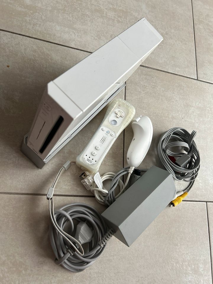 Nintendo Wii mit  viel Zubehör in Gladbeck