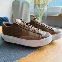 Nike W Blazer Low Platform beige Gr. 36,5 Sneaker TOP Bayern - Cadolzburg Vorschau