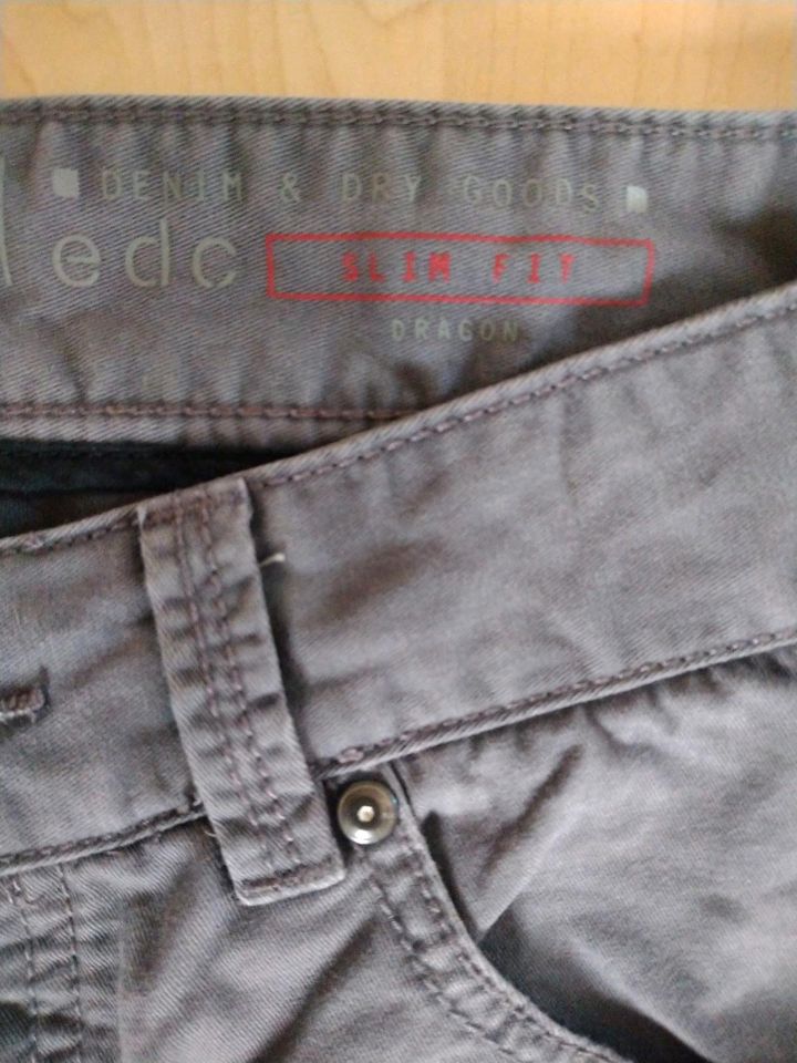 EDC ESPRIT HOSE GR. 30/32 BAUMWOLLE SLIM FIT in Nordwalde