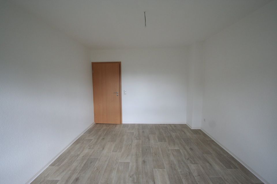 Neu sanierte Wohnung in ruhiger Siedlung!!! in Oberlungwitz
