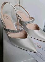 Pumps/ High Heels - Brautschuhe mit Strass, Gr. 40 Sachsen-Anhalt - Halberstadt Vorschau