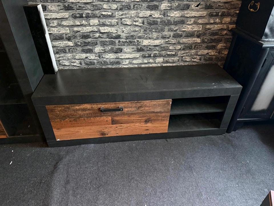 wohnzimmer schrank in NordrheinWestfalen Wesel Zu verschenken