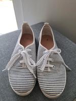 Segelschuhe/Sneaker Niedersachsen - Oldenburg Vorschau