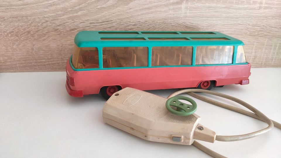 DDR-Spielzeug - Bus, hergestellt in Polen in Oranienburg