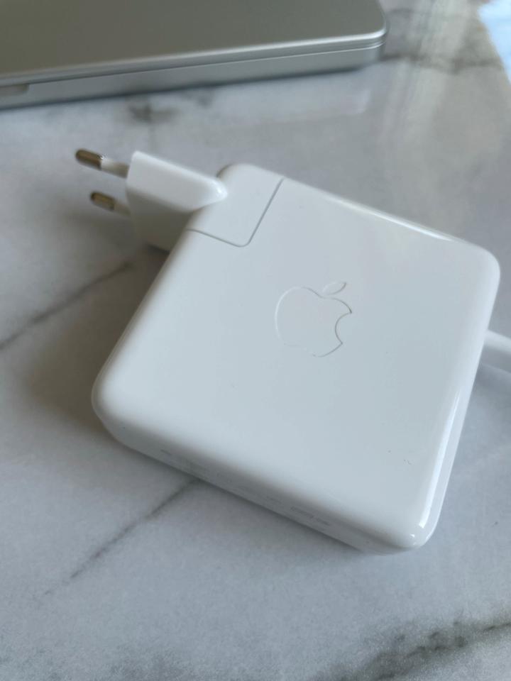 Apple MacBook Pro 14” (M3, Nov 2023), 10-Core GPU, 16 GB RAM, 512 in Heidelberg