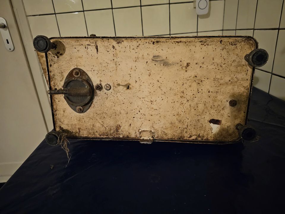 Waage Berkel vintage, Neigungstafelwaage emalliert mit Gewichten in Soest