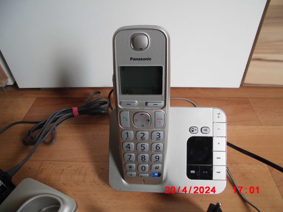 PANASONIC KX TGE220G Seniorentelefon Großtastentelefon in Bremen