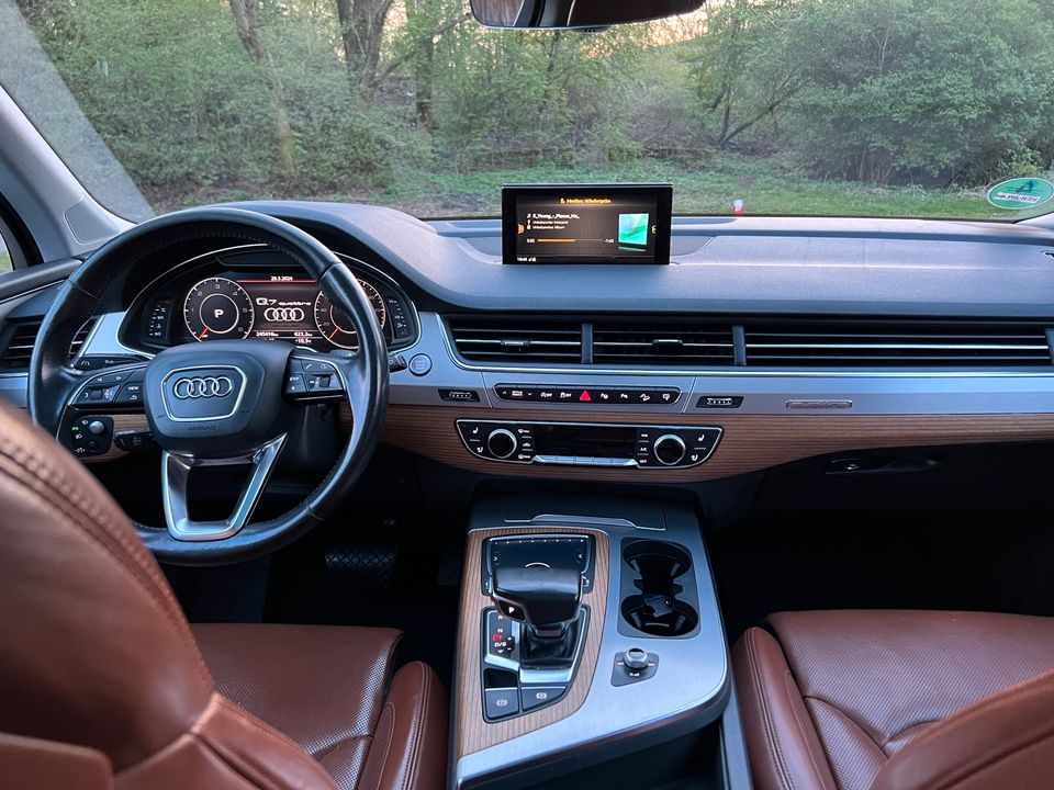 Audi Q7 3.0 TDI quattro, S line , Headup, AHK , Luft , Matrix LED in Essen