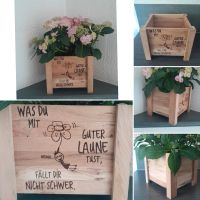 Blumenübertopf, Blumen, Deko, Holz,Klötzchen,Graviert Nordrhein-Westfalen - Meschede Vorschau