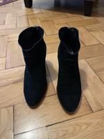 UGG Stiefeletten Größe 40 Neuhausen-Nymphenburg - Neuhausen Vorschau