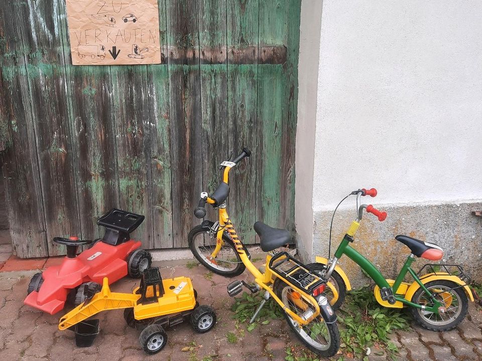 Kinderspielzeug- Fahrräder - Fahrzeuge - Werkzeug in Schönborn