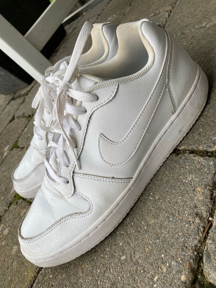 Nike Sneaker in Donzdorf