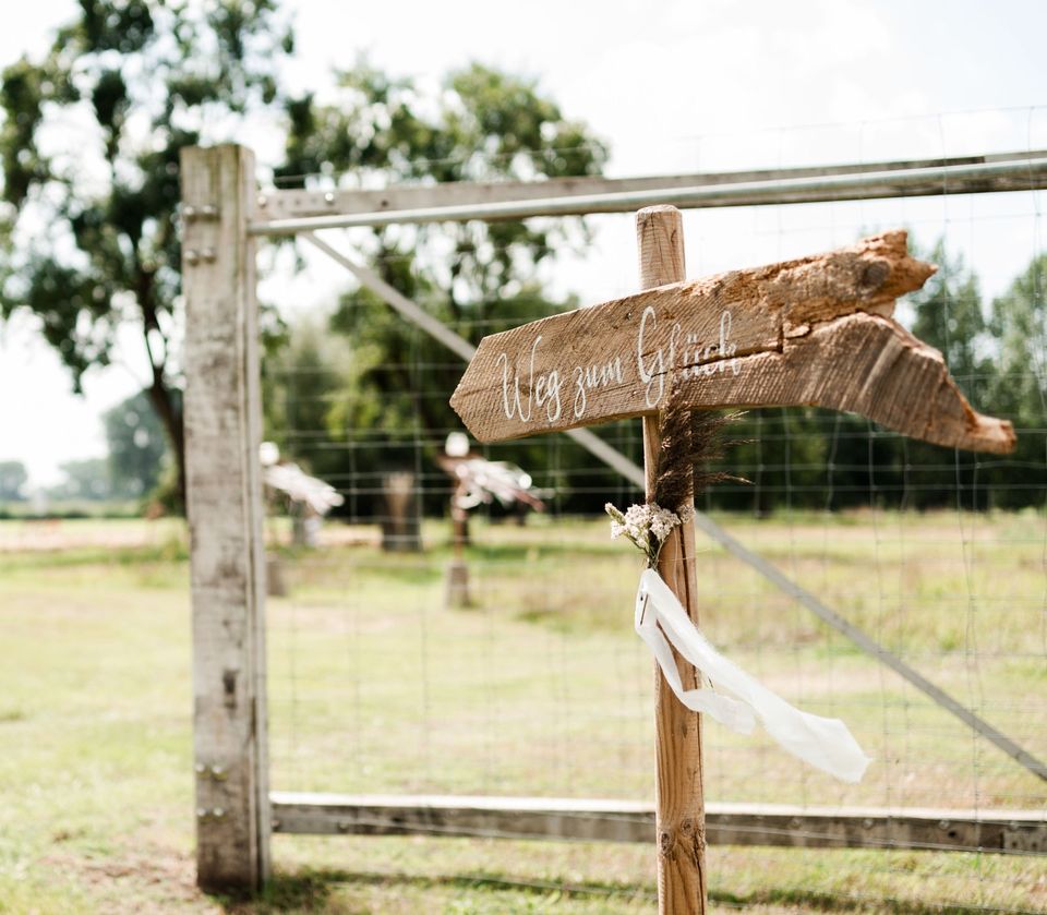 Verleih Schilder Wegweiser Hochzeit Trauung Hochzeitsdeko Vintage in Espelkamp