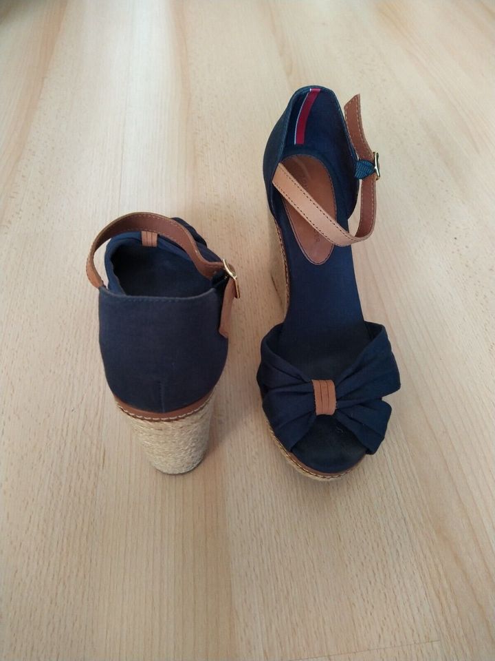 Tommy Hilfiger Damen Pumps Keilabsatz Wedges Peeptoes navy Gr. 40 in Jena