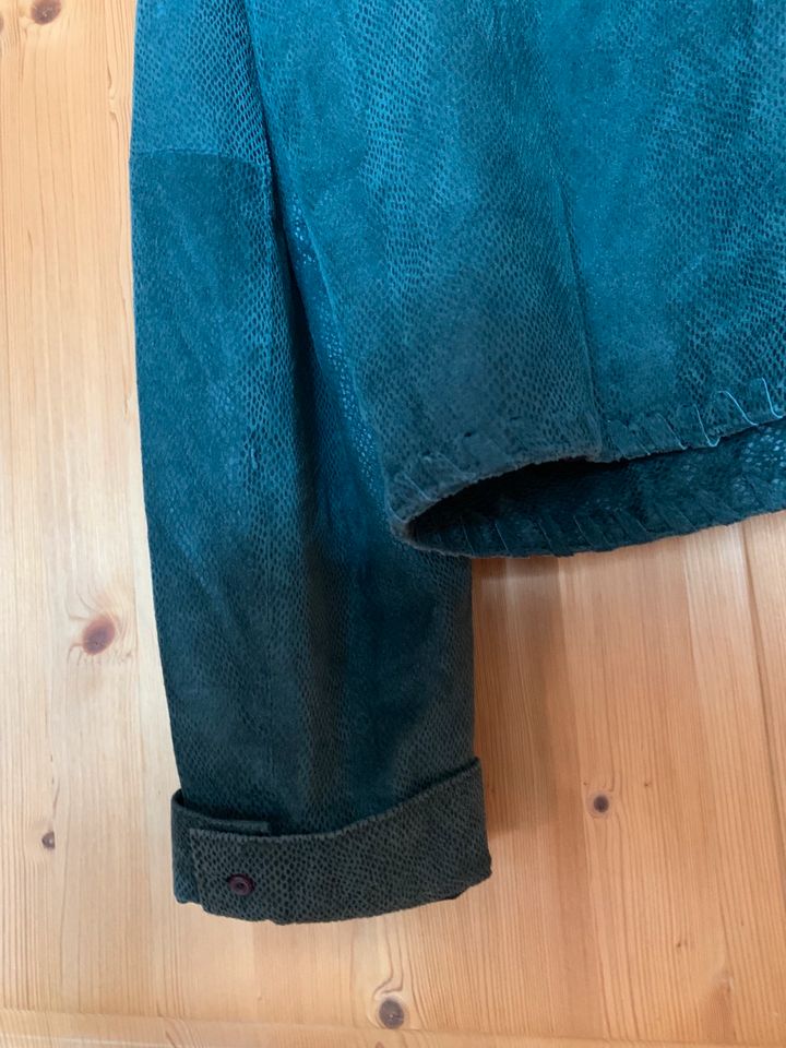 Lederjacke und Ledershorts Vintage aus den 80ern Gr. M in Alsbach-Hähnlein