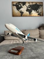Modellflugzeug Airbus A380 Handgeschnitzt Mahagoni Holz Niedersachsen - Velpke Vorschau
