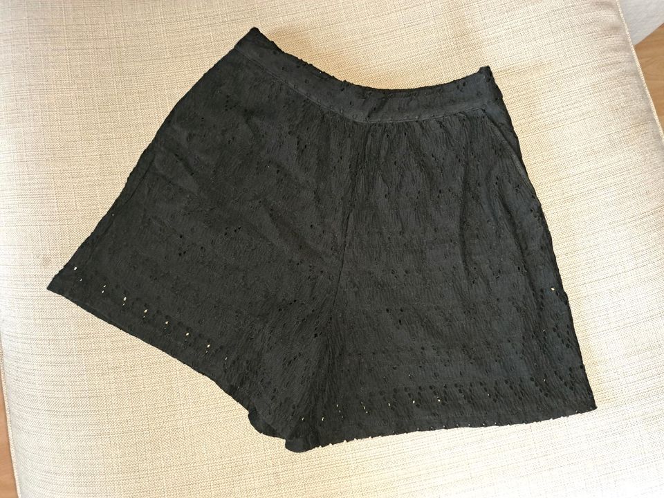 Mango Shorts S/ M (L) Häkelspitze kurze Hose in Bremen