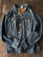 Levi’s trucker jacket Damen Größe m jeansjacke Hessen - Kassel Vorschau