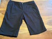 Kurze Hose Bermuda Short schwarz u. beige Bayern - Straubing Vorschau