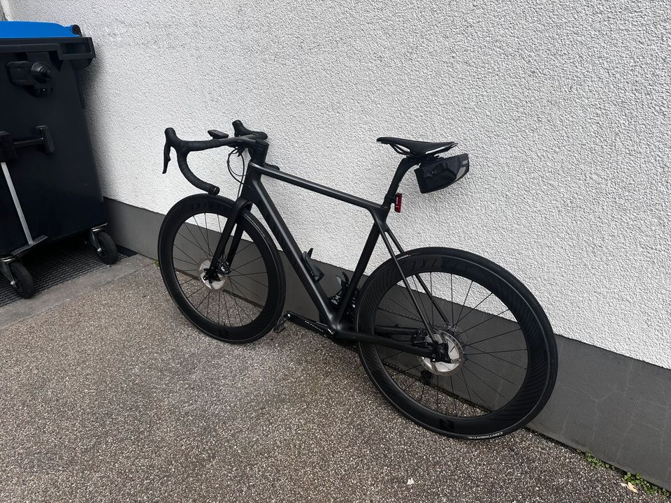 Canyon Ultimate CF SL Disc 8.0 Di2 Powermeter in Köln