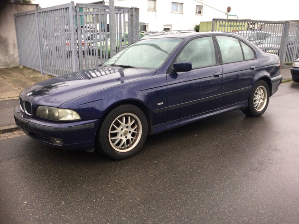 SUCHE BMW 3 5 7 E30 E32 E34 E36 E39 E46 E60 E61 E65 E90 E91 F10 in Langenhagen