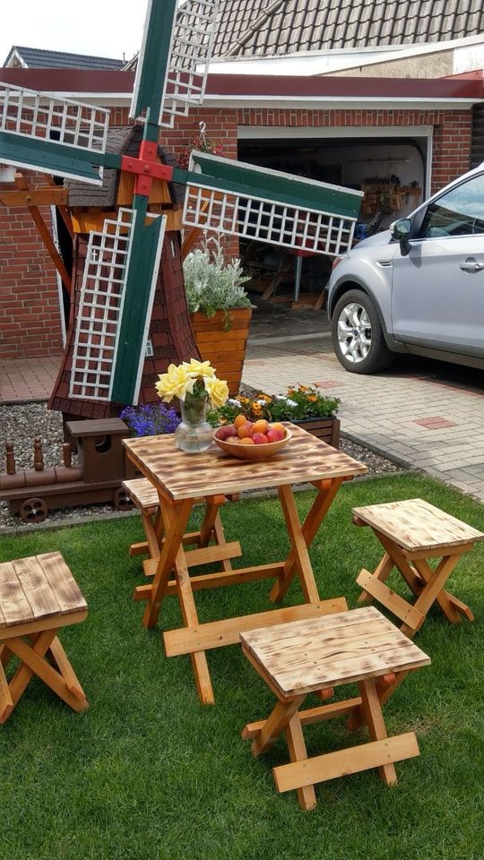 Handgemachter Gartentisch mit Stühlen in Haren (Ems)