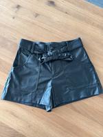 Damen-Shorts Kunstleder (Festpreis) Größe M Baden-Württemberg - Abstatt Vorschau