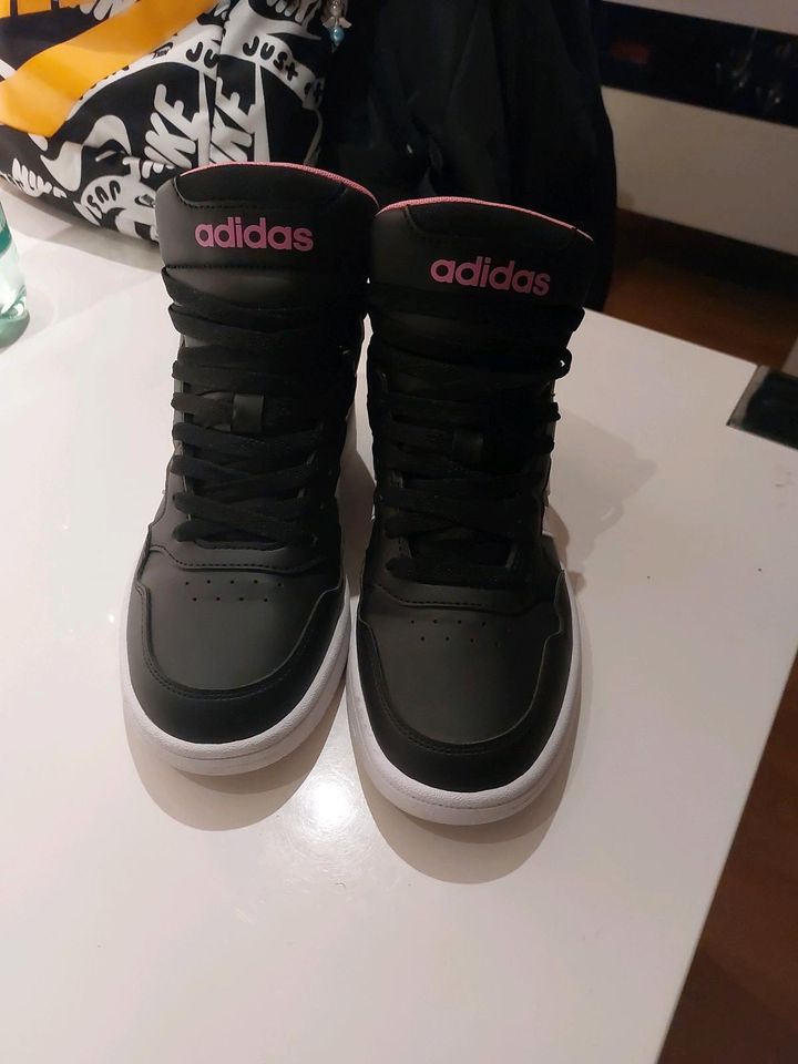 Adidas sneaker grösse 38 nur 1x getragen in Renningen