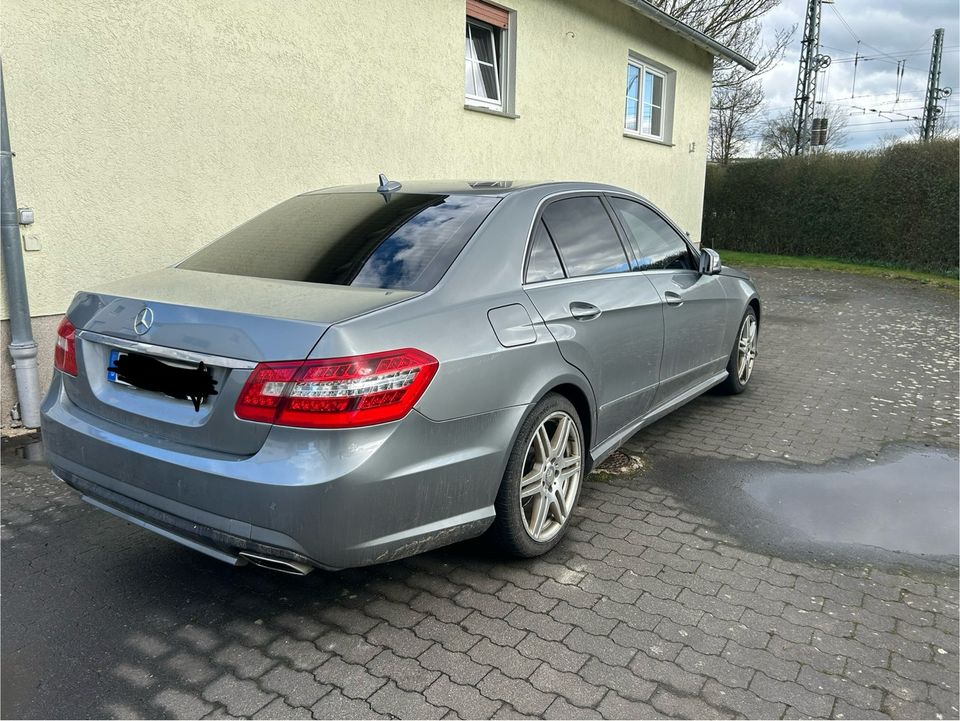 Mercedes Benz E220 Blueefficiency E63 AMG-Paket in Lollar