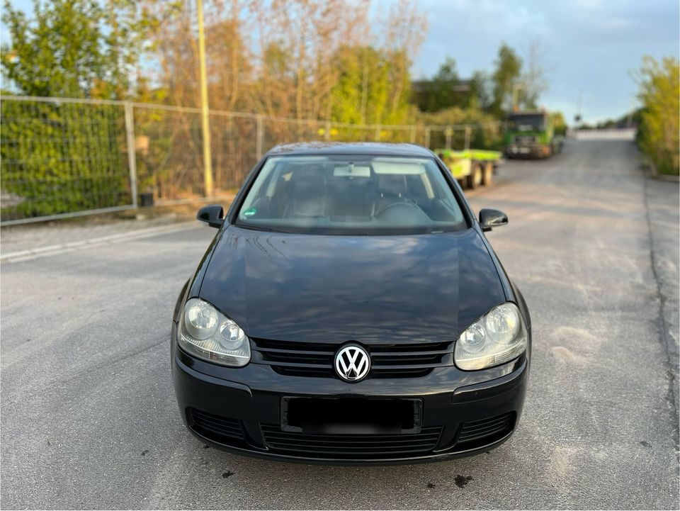 VW Golf 5 1.6 FSI in Essen