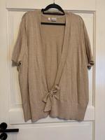 Schöne Strickjacke Kurzarm, hellbeige – bpc selection, Gr. 52/54 Nordrhein-Westfalen - Wiehl Vorschau