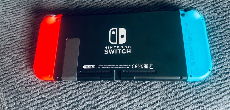 Nintendo/Switch mit 3 spielen in Emmerthal