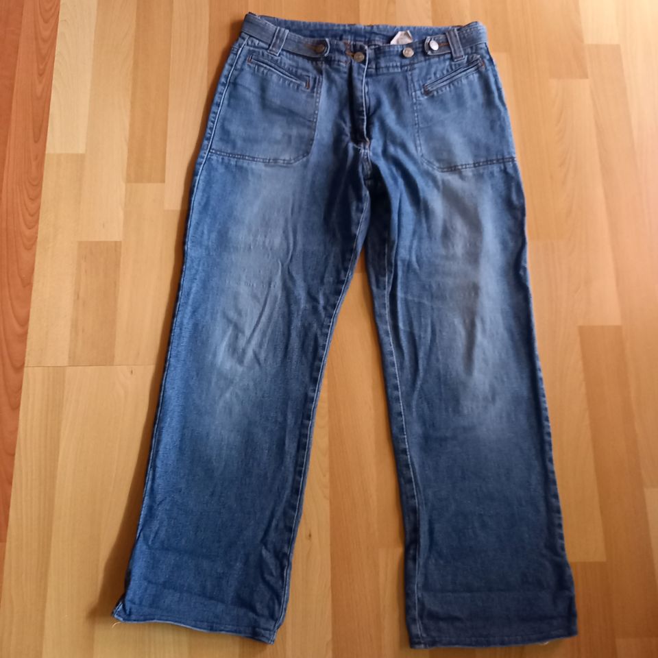 Paket Gr.L - Jeans - Shirts - Blusen in Berlin