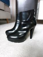 Boots VERSACE Original mit OVP Gr. 38 wie NEU! Saarland - Neunkirchen Vorschau