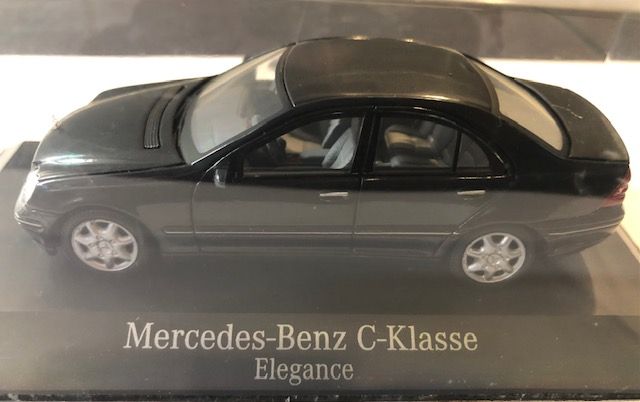 Modellauto Mercedes 1:43 in Wentorf