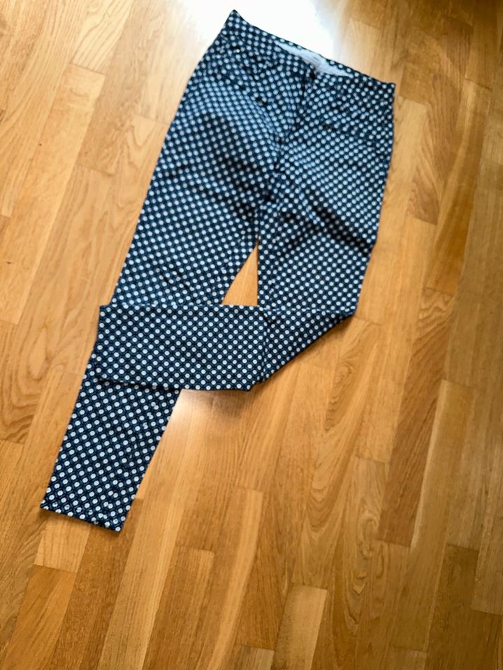 Neue Chinohose Esprit Hose Gr, 34/ xs blau Blumenmuster in Dresden