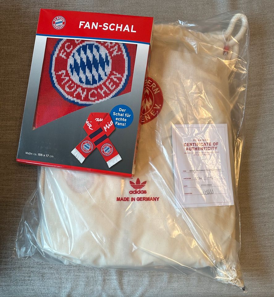 Adidas Trainingsanzug FC Bayern limitiert / neu XL + Schal in Bayern -  Neufahrn | eBay Kleinanzeigen ist jetzt Kleinanzeigen